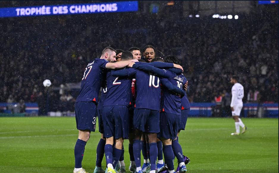 关于巴黎圣日耳曼险胜多特蒙德，凯恩补时绝平足总杯的信息