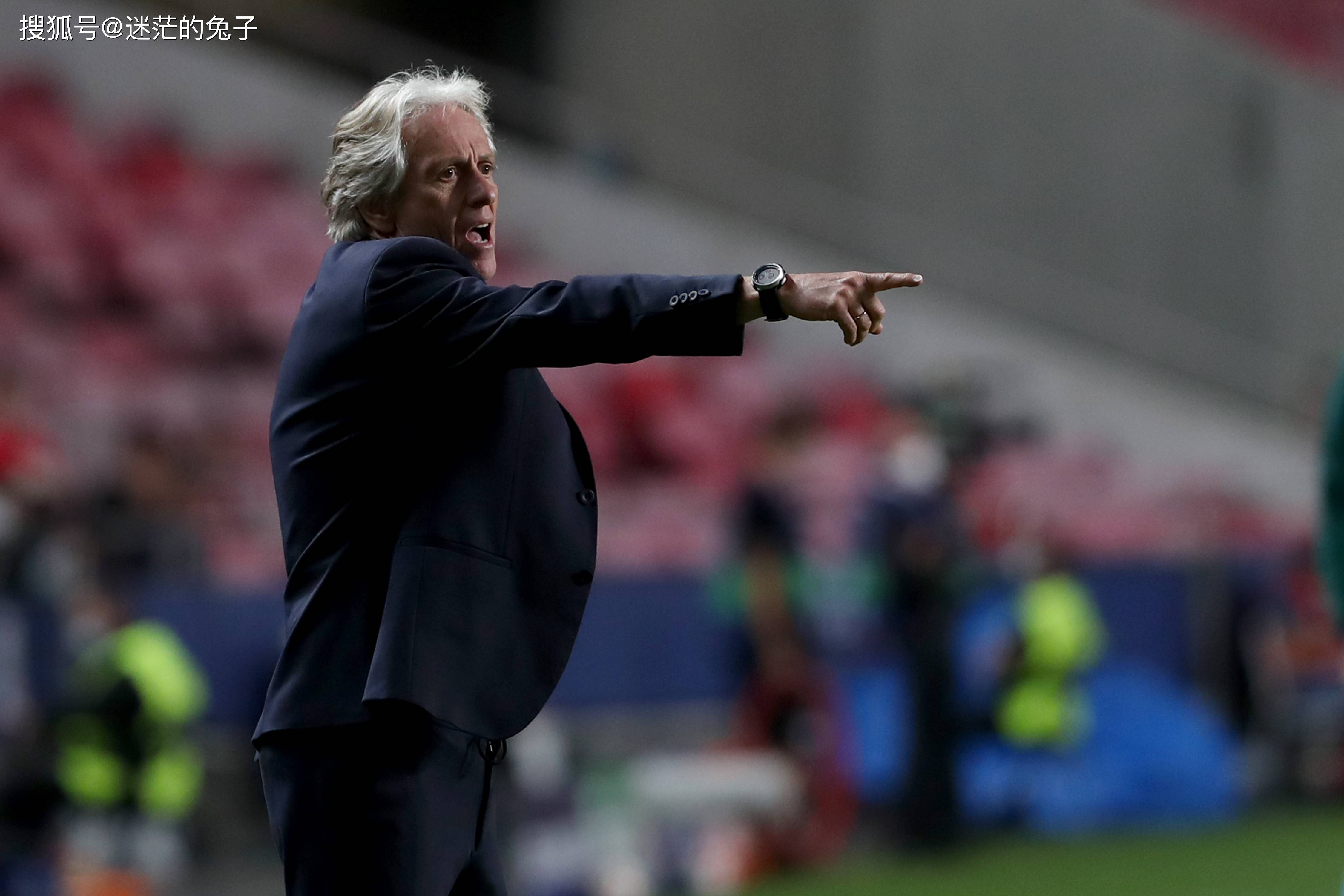 华体会-拜仁险胜本菲卡，莱万扑点救主欧联杯